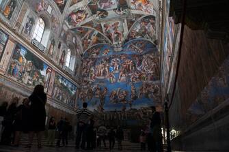 NO FRANCE - NO SWITZERLAND: June 1, 2020 : Visitors admire the Sistine Chapel as Vatican Museums reopened, Vatican City (Â©Alessia Giuliani/CPP / IPA/Fotogramma,  - 2020-06-01) p.s. la foto e' utilizzabile nel rispetto del contesto in cui e' stata scattata, e senza intento diffamatorio del decoro delle persone rappresentate