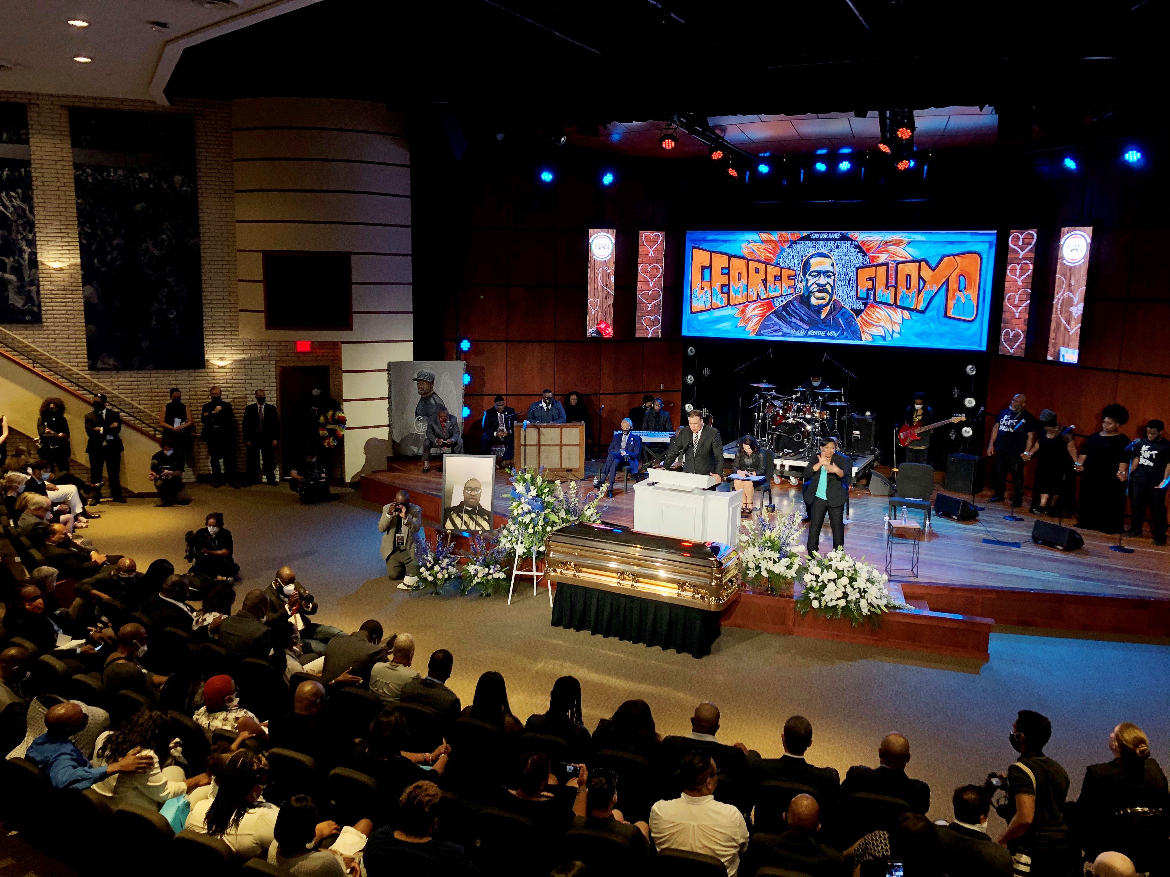 Il santuario della North Central University, il 4 giugno 2020, ospita la cerimonia di commemorazione per George Floyd Funerali Goerge Floyd