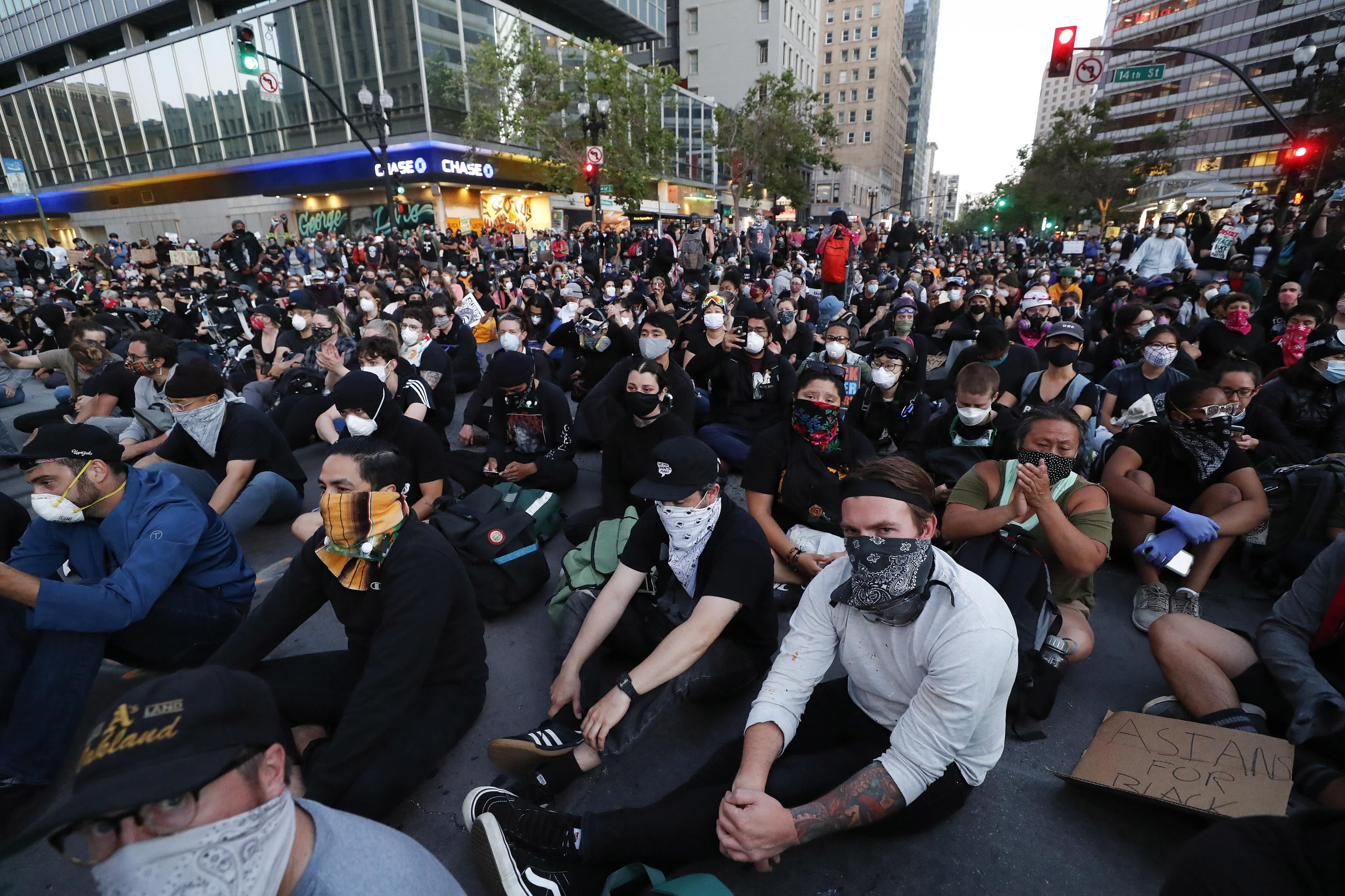 Un momento di una protesta in California floyd proteste