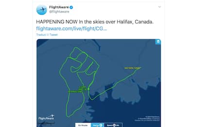 Canada, pilota “disegna” pugno in cielo come omaggio a George Floyd
