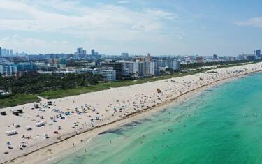 Miami, riapre famosa South Beach dopo chiusura per coronavirus. FOTO