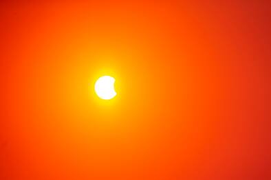 Oggi l'eclissi solare, a che ora sarà visibile al massimo in Italia