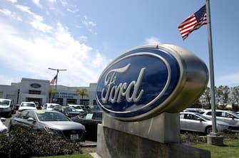 BERKELEY, CALIFORNIA - JULY 25: The Ford logo is displayed on the sales lot at The Ford Store San Leandro on July 25, 2019 in San Leandro, California. The State of California and four of the largest automakers in the world - Ford, VW, Honda and BMW - have struck a deal to reduce auto emissions in the State of California ahead of the Trump administration's plans to eliminate an Obama-era regulation to reduce emissions from cars that are believed to contribute to global warming. (Photo by Justin Sullivan/Getty Images)