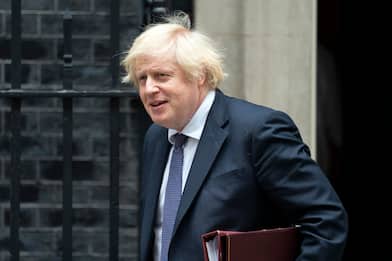 Uk, il governo di Boris Johnson a rischio fra scandali e dimissioni
