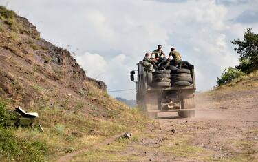 Armenia, ripresi scontri armati al confine con l'Azerbaijan