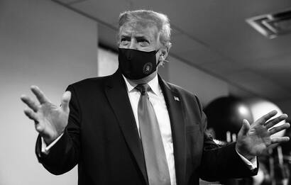 Trump twitta foto in mascherina: sono un patriottico