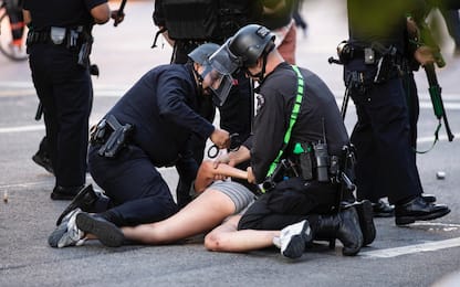 Usa, proteste in molte città: un morto a Austin durante manifestazione