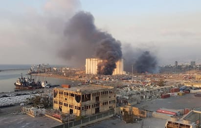 Beirut, doppia esplosione fortissima al porto. VIDEO