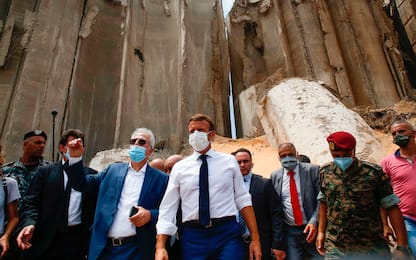 Macron in visita in Libano: "Non siete soli". FOTO