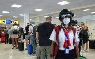 Coronavirus: a Fiumicino test su rientri da zone a rischio Coronavirus: A Fiumicino test su rientri da zone a rischio.