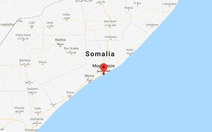 Somalia, attentato Al Shabaab in un hotel a Mogadiscio: almeno 4 morti
