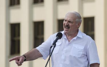 Bielorussia, Lukashenko dispiega esercito a confini occidentali