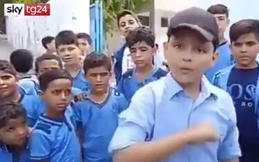 Gaza, spopola sul web rapper undicenne fan di Eminem. VIDEO