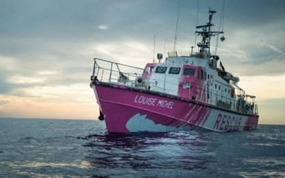 Nave Banksy in difficoltà, 49 migranti trasportati a Lampedusa