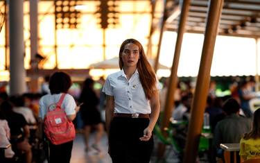 Thailandia, studentessa trans libera di indossare l'uniforme femminile