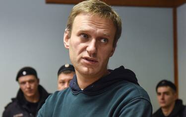 Russian opposition leader Alexei Navalny attends an appeal hearing against his jail for organising an anti-Kremlin protest at the city court in Moscow on October 3, 2018. (Photo by Vasily MAXIMOV / AFP)        (Photo credit should read VASILY MAXIMOV/AFP via Getty Images)