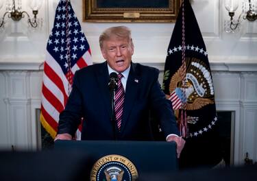 epa08657631 US President Donald J. Trump announces his list of potential Supreme Court nominees and answers questions about the Coronavirus during an event in the Diplomatic Room of the White House, in Washington, DC, USA, 09 September 2020.  EPA/Doug Mills / POOL