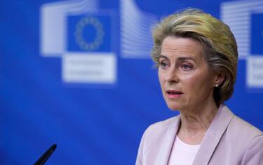 epa08653794 President of the European Commission Ursula Von der Leyen announces the replacement of Ireland's Commissioner Phil Hogan, whose portfolio will be taken by Latvia's Commissioner Valdis Dombrovskis, in Brussels, Belgium, 08 September 2020. This change comes as the Ireland's commissioner was obliged to resign after non compliance with coronavirus sanitary measures.  EPA/ARIS OIKONOMOU / POOL