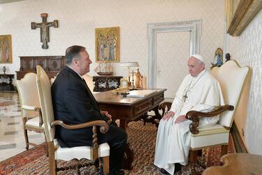 A handout picture provided by the Vatican Media shows Pope Francis (R) receives US Secretary of State Mike Pompeo (L) and his wife Susan (not in the picture) during an audience at the Vatican, 03 October 2019. ANSA/VATICAN MEDIA / HANDOUT  HANDOUT EDITORIAL USE ONLY/NO SALES