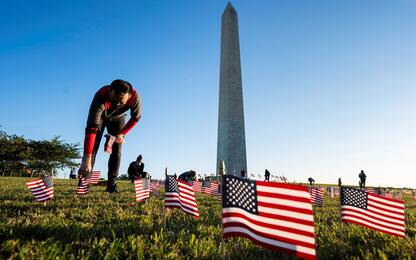 Coronavirus, a Washington 20mila bandiere Usa per ricordare le vittime