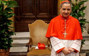 1275171 : (Fabio Frustaci / EIDON), 2018-06-28  Roma  -  - Courtesy visit of relatives following a consistory - Newly cardinal, Giovanni Angelo Becciu, attends the courtesy visit of relatives following a consistory for the creation of new cardinals on June 28, 2018 in Vatican, June 28, 2018. FABIO FRUSTACI