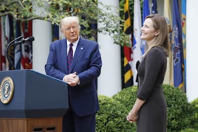 Usa, Trump nomina la giudice Amy Coney Barrett per la Corte Suprema