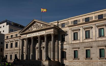 La Spagna legalizza l'eutanasia, approvata la legge