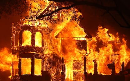 California, incendi nella Napa Valley: migliaia di evacuati. FOTO