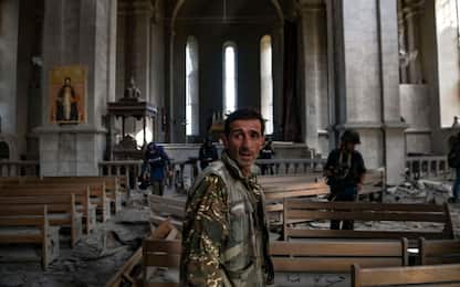 Armenia, l'Azerbaijan bombarda la cattedrale di Shusha