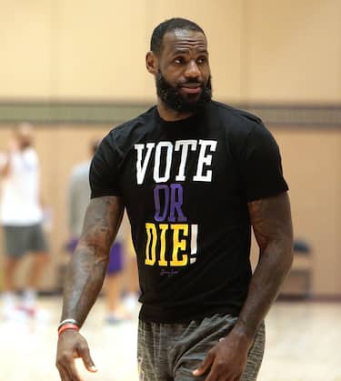 ORLANDO, FL - AUGUST 31: LeBron James #23 of the Los Angeles Lakers during practice as part of the NBA Restart 2020 on August 31, 2020 at the hotel in Orlando, Florida. NOTE TO USER: User expressly acknowledges and agrees that, by downloading and/or using this photograph, user is consenting to the terms and conditions of the Getty Images License Agreement.  Mandatory Copyright Notice: Copyright 2020 NBAE (Photo by Jim Poorten/NBAE via Getty Images)