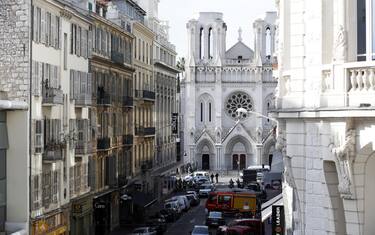 Attentato a Nizza, continuano le indagini: fermato quarto uomo