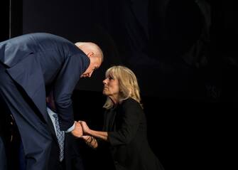 Mar 12, 2017; Austin, TX, USA; Former Vice President Joe Biden greets his wife Dr. Jill Biden before taking the stage to talk about fighting cancer during the South by Southwest Conference and Festivals.  Mandatory Credit: Jarrad Henderson-USA TODAY NETWORK *** Please Use Credit from Credit Field *** (Austin - 2017-03-14, Jarrad Henderson / IPA) p.s. la foto e' utilizzabile nel rispetto del contesto in cui e' stata scattata, e senza intento diffamatorio del decoro delle persone rappresentate