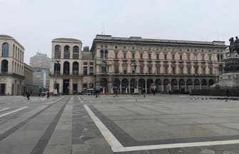 Piazza Duomo deserta questa mattina nel primo giorno del nuovo lockdown, Milano, Milano, 6 novembre 2020. ANSA/MICHELA NANA