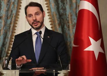 Turchia, si dimette ministro delle Finanze Albayrak genero di Erdogan