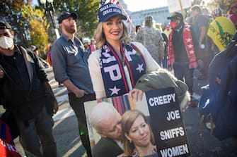 USA ELECTION 2020 epa08820837 Supporters of US President Donald J. Trump rally near the US Capitol in Washington, DC, USA, 14 November 2020. US President Donald J. Trump has refused to concede the 2020 Presidential election to his Democratic challenger President Elect Joe Biden. EPA/SHAWN THEW