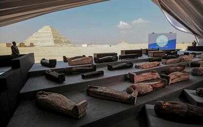 Egitto, scoperti a Saqqara oltre 100 sarcofagi di 2.500 anni fa