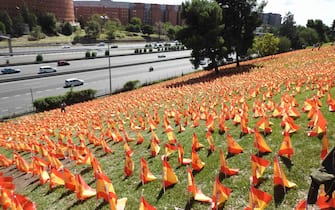 53000 FLAGS IN MADRID. PAY HOMAGE TO THE VICTIMS OF CORONAVIRUS. 
©†THE PHOTO ONE.
CODE: SI-PH1.
Madrid, 27 September 2020.
A group of 50 volunteers of the National Association of Victims and Affected by Coronavirus (ANVAC) have payed an homage for the casualties of coronavirus in Spain planting 53.000 flags on the grass of Roma Park in Madrid, one flag for each of the victims, claiming justice for them. (None - 2020-09-27, SI-PH1 / IPA) p.s. la foto e' utilizzabile nel rispetto del contesto in cui e' stata scattata, e senza intento diffamatorio del decoro delle persone rappresentate