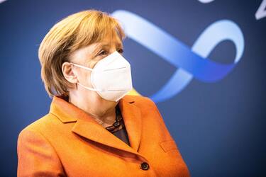 German Chancellor Angela Merkel wears a face mask during a press conference after a video conference with German State Premiers about increased anti-coronavirus measures to be implemented on upcoming 16 December, in Berlin, Germany, 13 December 2020. ANSA/RAINER KEUENHOF / POOL