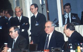Il Cancelliere tedesco Helmut Kohl a Maastricht per la sottoscrizione dell'omonimo contratto