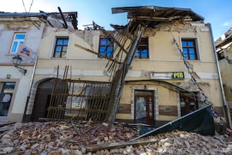 epa08909585 A view of the buildings damaged in an earthquake in Petrinja, Croatia, 29 December 2020. A 6.4 magnitude earthquake struck around 3km west south west of the town with reports of many injuries and at least one death.  EPA/ANTONIO BAT