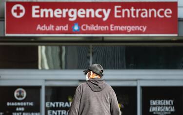 Covid Usa, raccomandata mascherina al chiuso anche per i vaccinati