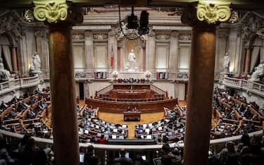 epa08231627 Citizens attend the euthanasia debate and vote in the Portuguese Parliament in Lisbon, Portugal, 20 February 2020. The Portuguese deputies discuss and vote, for the second time since 2018, on the decriminalization of medically assisted death.  EPA/MARIO CRUZ