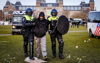 manifestazioni restrizioni covid amsterdam