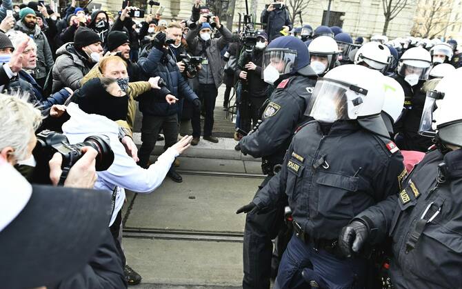 Covid Da Londra A Vienna Marce Anti Lockdown In Tutta Europa E Una Dittatura Foto Sky Tg24