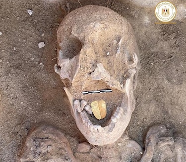 Mummia con lingua d'oro ok - Ministero del turismo egiziano