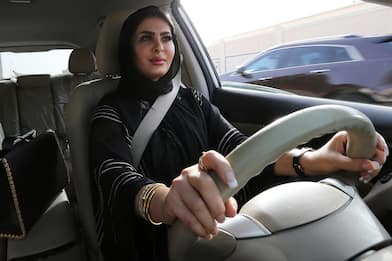 Arabia Saudita, liberata attivista diritti donne Loujain Al-Hathloul