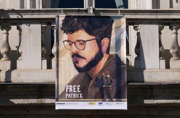 Egitto, Ong: "Per Patrick Zaki altri 45 giorni di carcere"