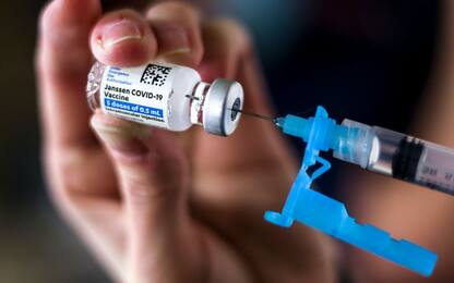 Vaccini, J&J: pronti a fornire all'Ue 200 milioni di dosi entro 2021