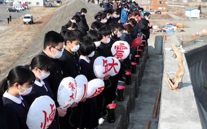 Fukushima, in Giappone minuto di silenzio per dieci anni da tsunami