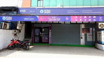 epa09075901 A branch of the State Bank is closed as employees go on two-day strike in Bhopal, India, 15 March 2021. Banking services were hit in India as one million employees are on strike against the privatization of public sector banks.  EPA/SANJEEV GUPTA